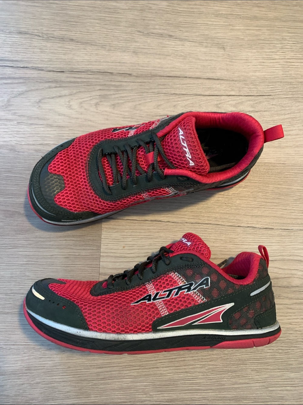 Altra Red and Black Mesh Lace-Up Running Shoes Womens size 8